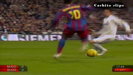 足球超燃瞬间罗纳尔迪尼奥,足球精灵罗纳尔迪尼奥高光时刻