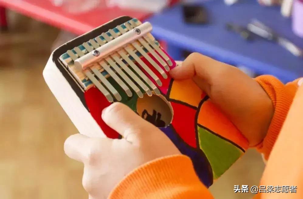 小城的梵高丨一起制作卡林巴琴