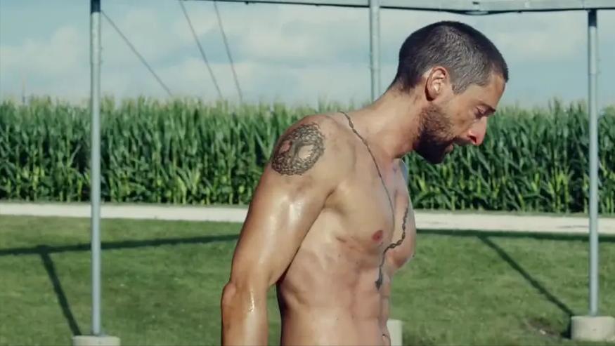 根据真实事件改编的奇异电影,普通人变成魔鬼的电影