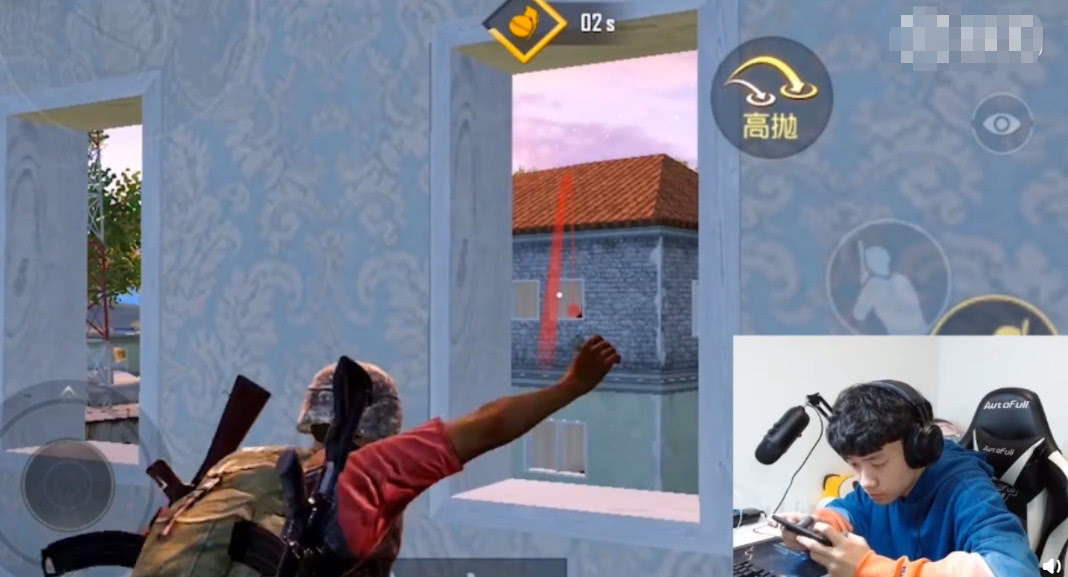 刺激战场:主播一人血书求敌人教铁头功,网友表示这是加了特技?