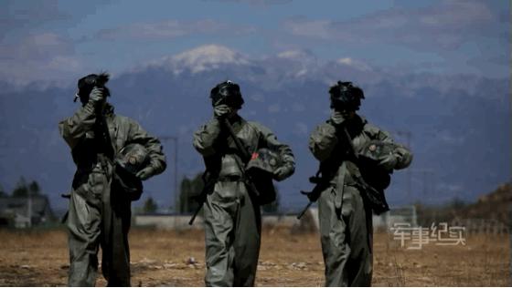 最美坦克女兵对比照,坦克女兵曾经的照片