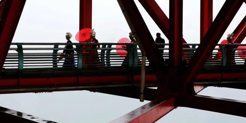 矮寨特大悬索桥收费,矮寨特大悬索桥造价