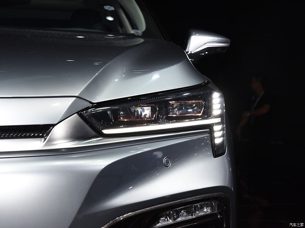 byd电动车新能源2024混动,byd电动车新能源续航1400公里