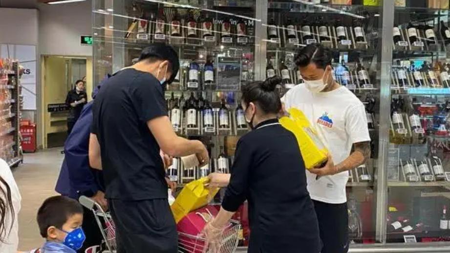 新辽足授旗仪式完整视频,宋凯新辽足授旗仪式