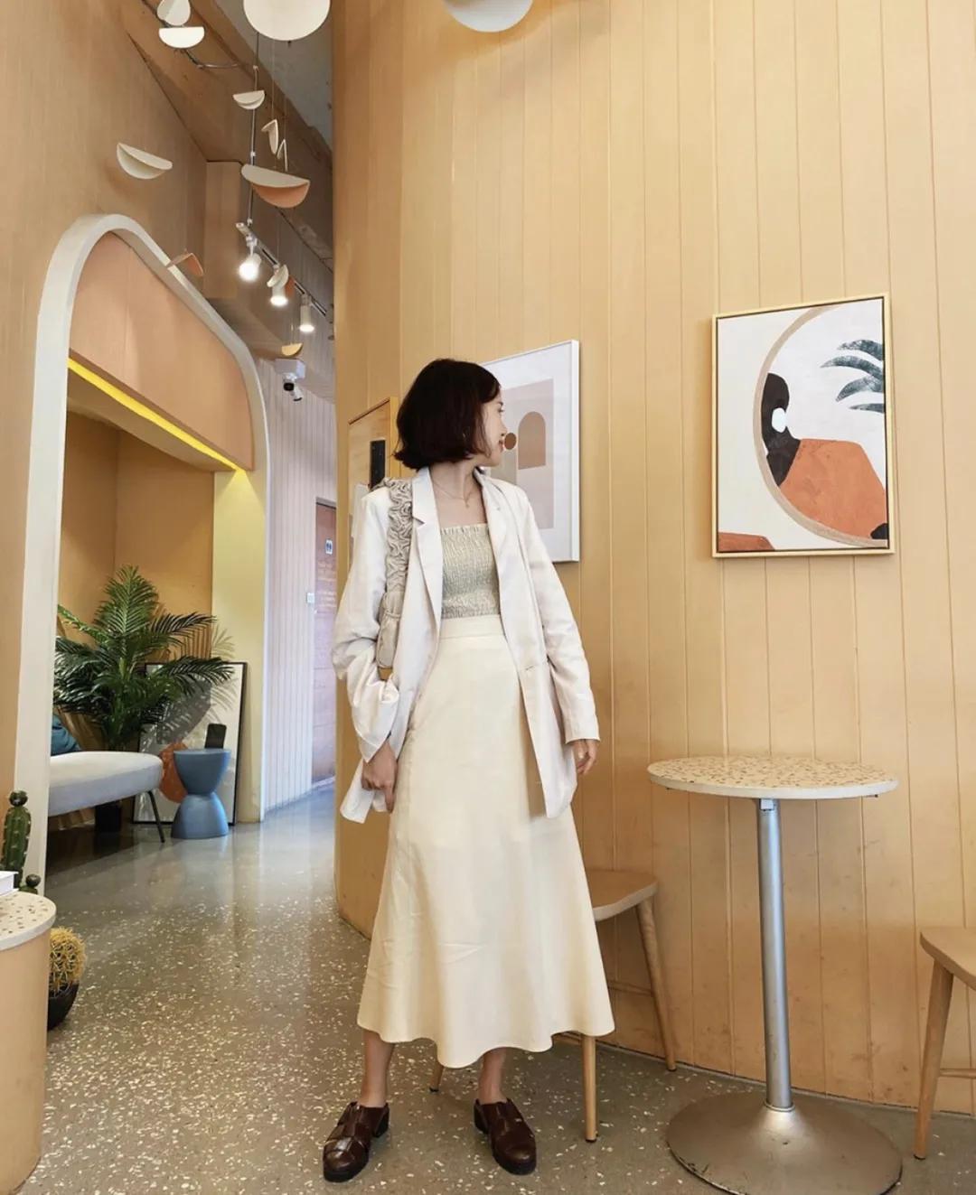 还在追韩系fashion？我已经掉入了泰妹Lisa的坑