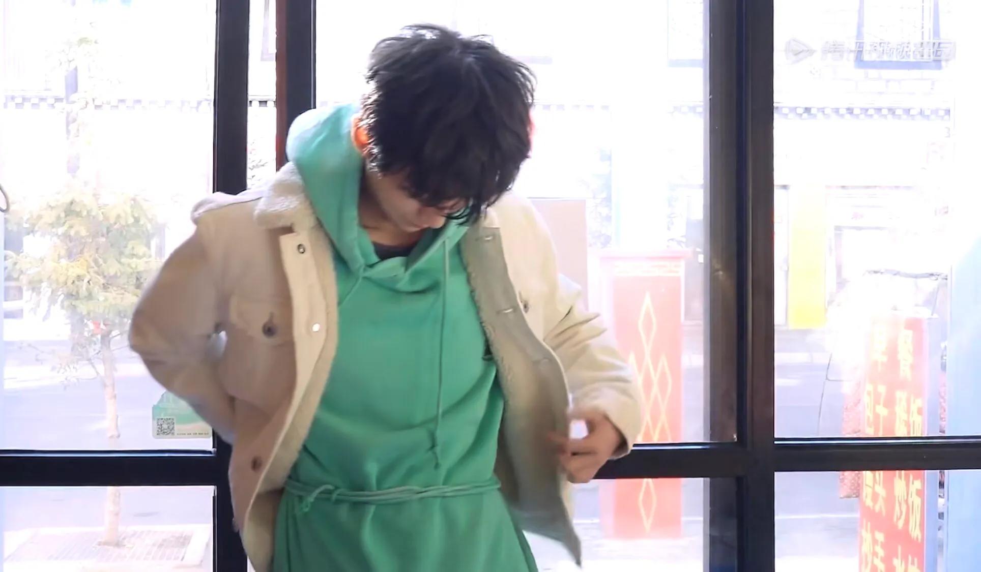 卫衣帽子绳怎么编好看,卫衣帽子绳太长了怎么办