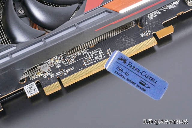 笔记本电脑摔了一下花屏怎么办呢,电脑开机出现条纹花屏是什么原因