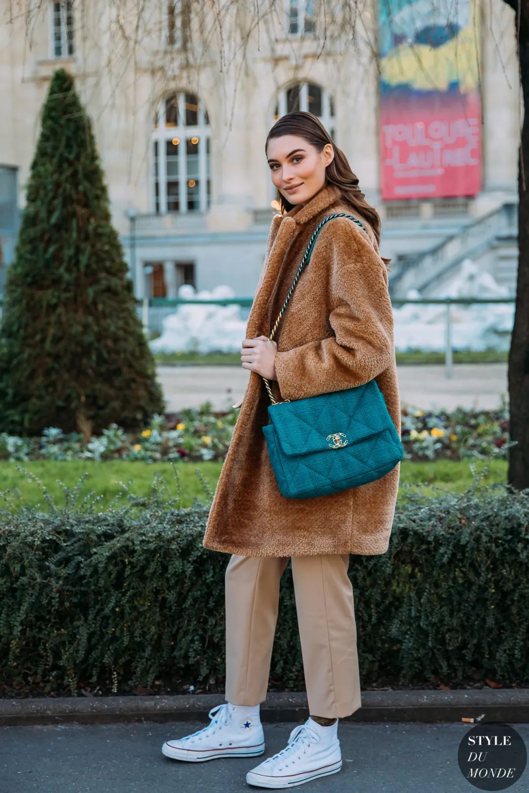 驼色大衣多种风格穿搭攻略,驼色大衣的高级感穿搭示范