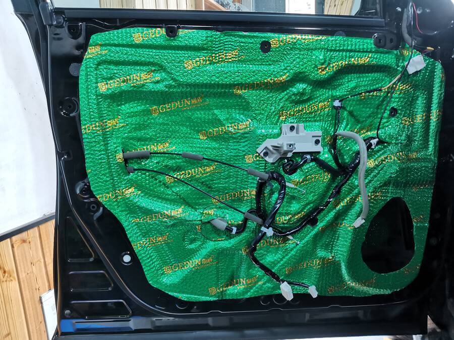 日产途乐汽车隔音要多少钱,23款途乐改装全车内饰隔音过程