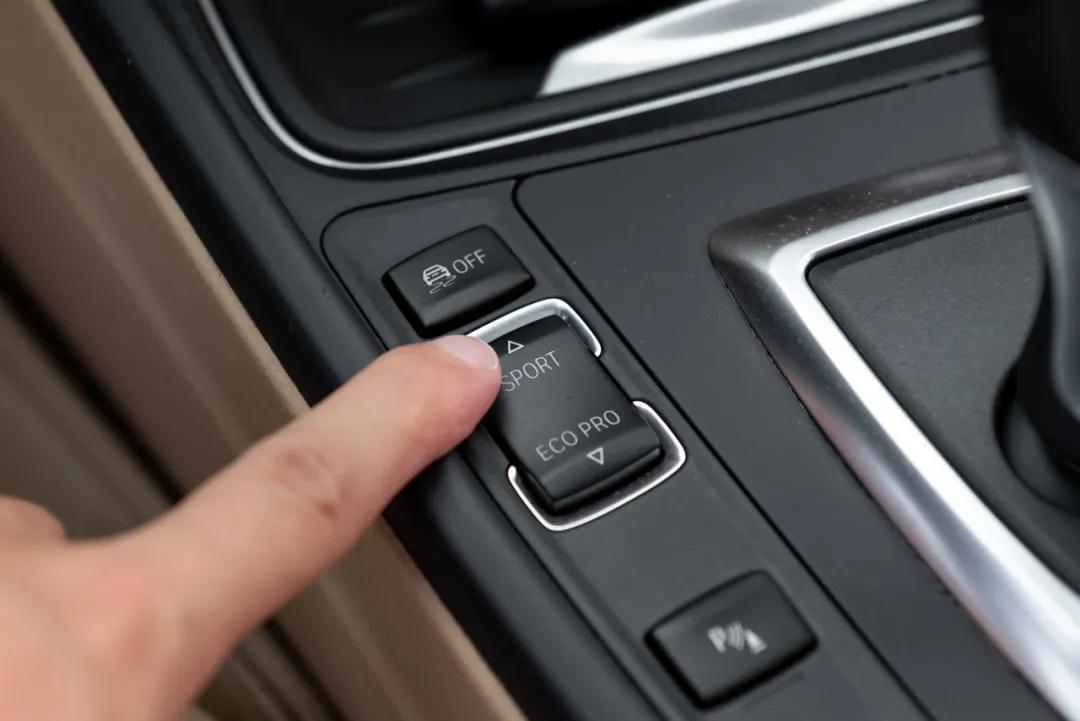 新款宝马320li运动值不值得买,用a级的价格拥有一台bba车型