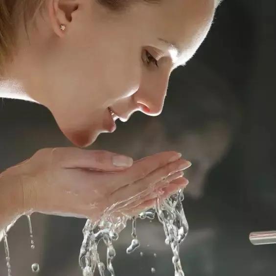 名门泽佳面膜使用视频,名门泽佳面膜黑膜