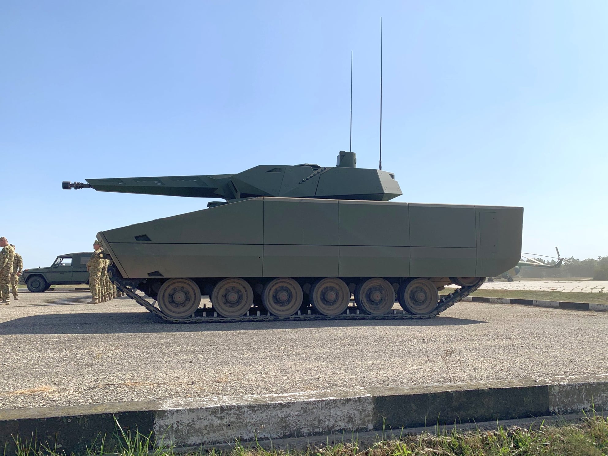 世界上防护能力最强的装甲车,最新山猫kf41步兵战车