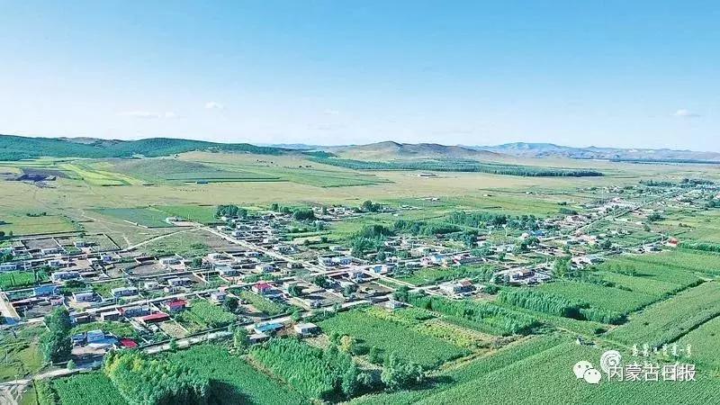 74岁老夫妻脱贫后生活,80后自力更生的小夫妻