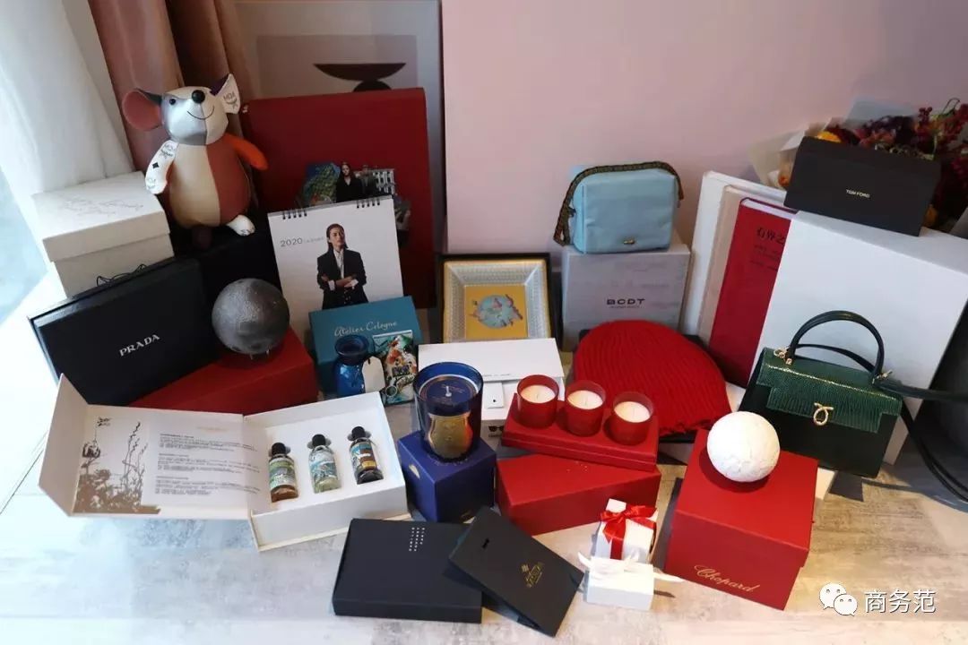 拆开之前收到的54个快递，每一份都让人感到美好