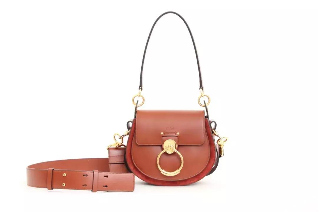 女子买名牌包,现代女孩包包排行榜