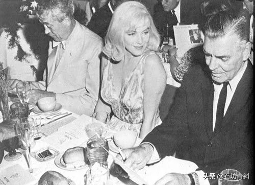 《不合时宜的人》充满了死亡的味道梦露拍摄现场虐待电影皇帝