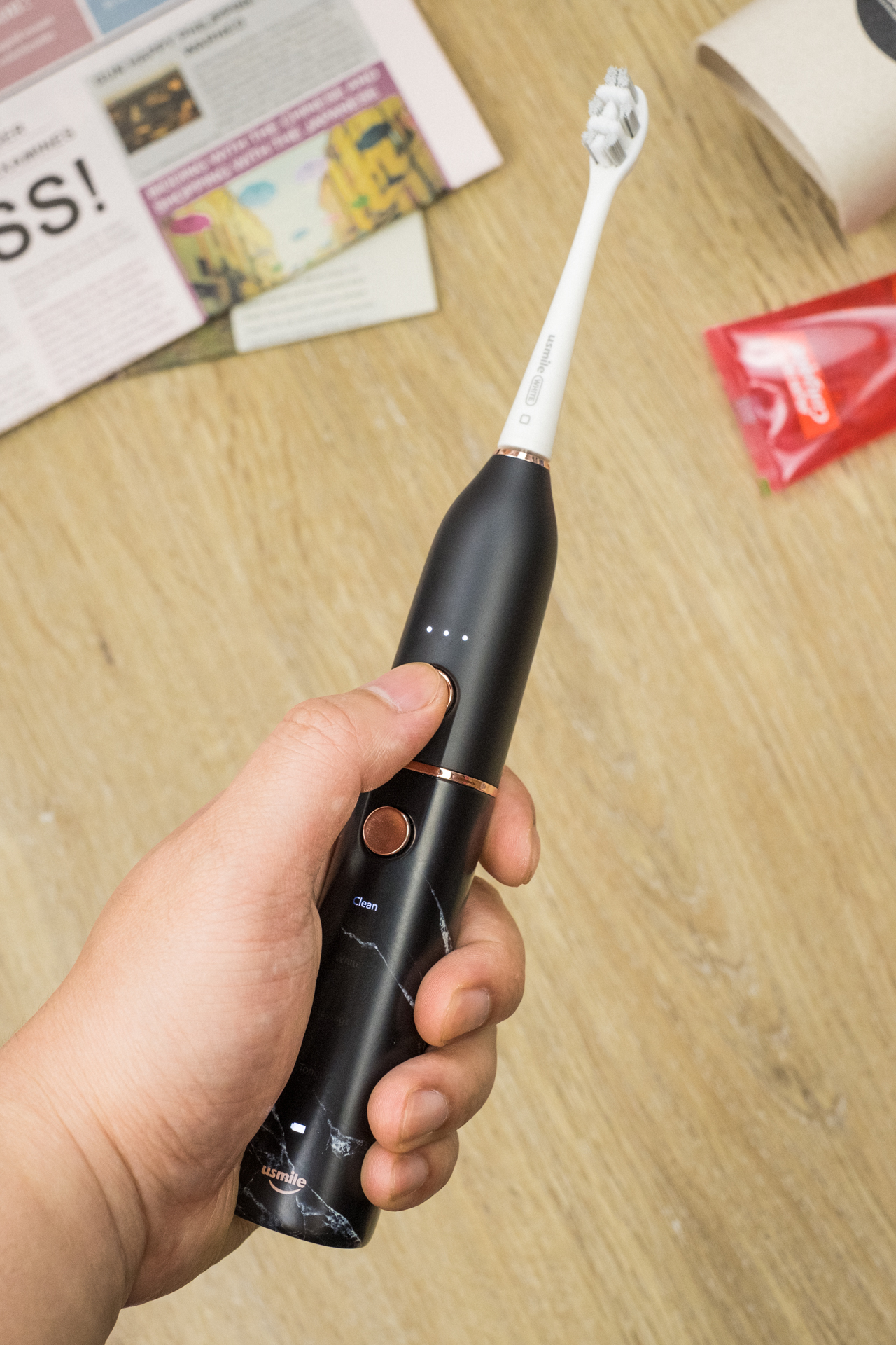 电动牙刷水里震动效果,电动牙刷刷牙的正确方法3d演示