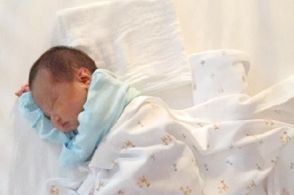 三四个月的小孩有点斗鸡眼怎么办,宝宝七个月斗鸡眼怎么干预