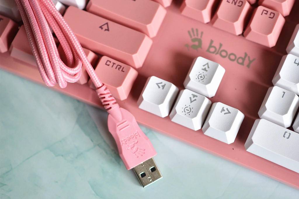 一款让女士心动的键盘,双飞燕f200q血手幽灵光轴机械键盘