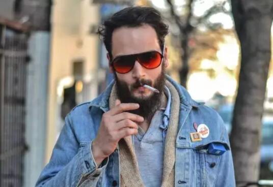 WHAT？一玩复古就垮？学学明星们这么穿，老嫌弃一秒变潮品