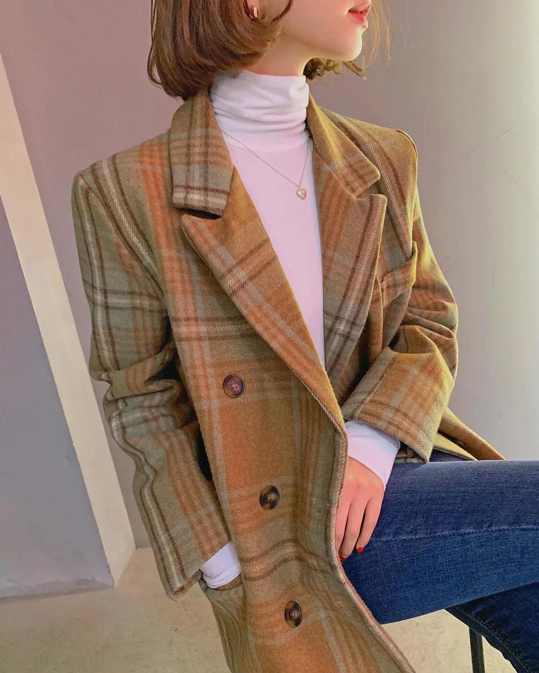 冬款大衣搭配连帽毛衣,大衣内搭毛衣裙冬中长款