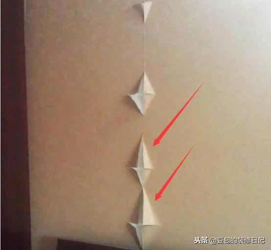 墙纸脱胶翘边怎么修复,墙纸翘边可以用502吗