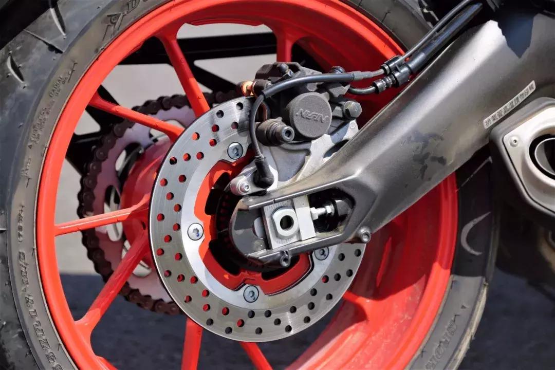 90马力老外雅马哈mt09测评,雅马哈扭力大师mt09新版