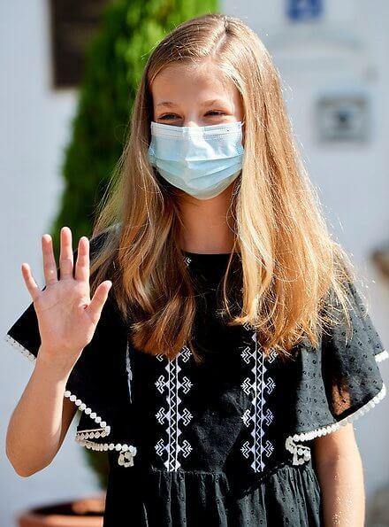 zara穿背心,西班牙王后莱蒂齐亚zara