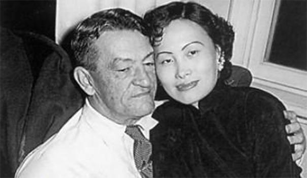 19岁女子不顾家人反对嫁给大叔,19岁女孩不顾家人反对嫁给穷小伙