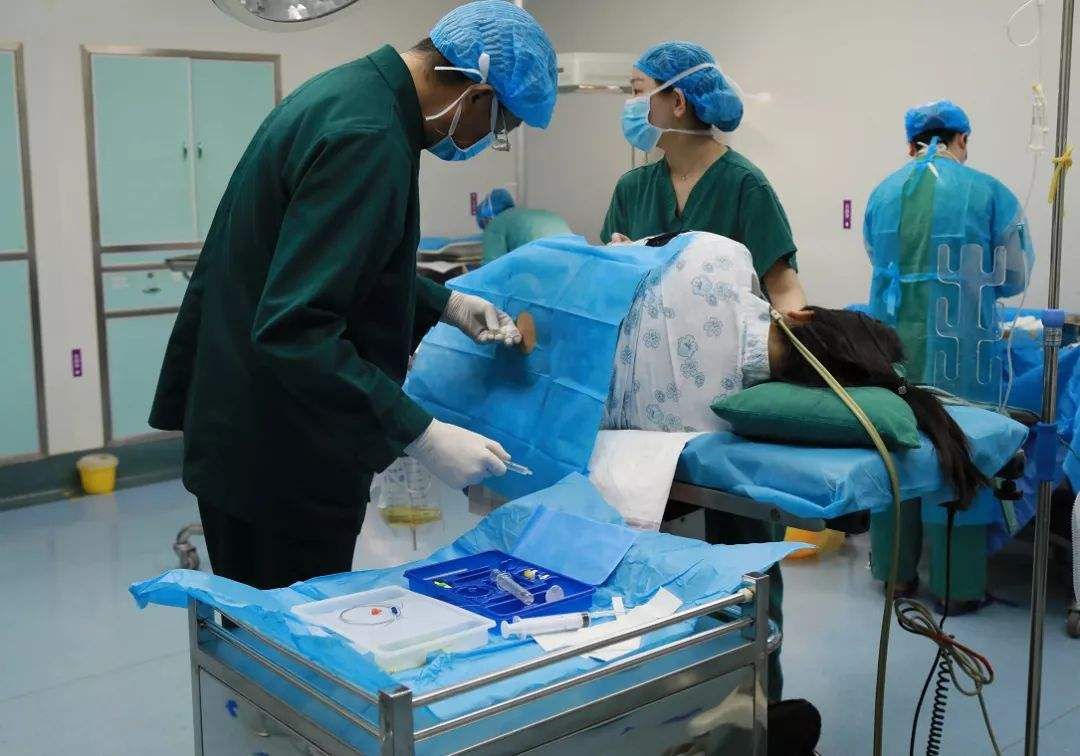 剖宫产妈妈的真实感受,剖腹产真实的感受