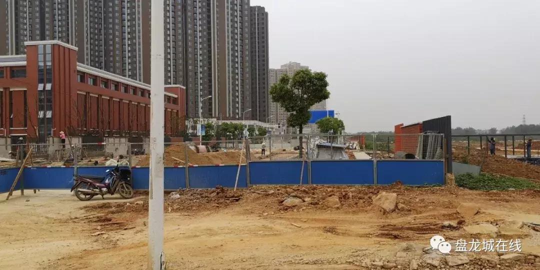 卓尔足球场建设进度,盘龙城卓尔足球学校