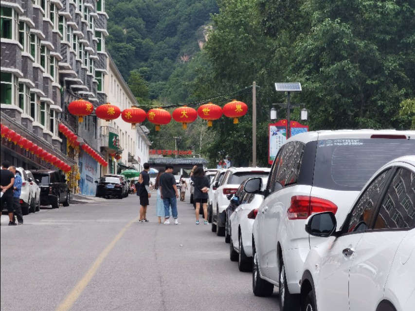 宿在驼梁，感受一种无忧的生活/郝贵云