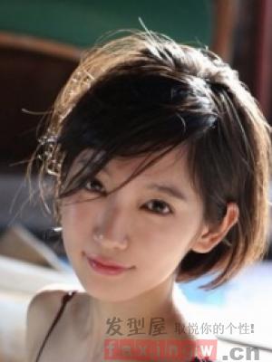 40-50大圆脸发量少最适合发型,50岁中年妇女大圆脸适合什么发型