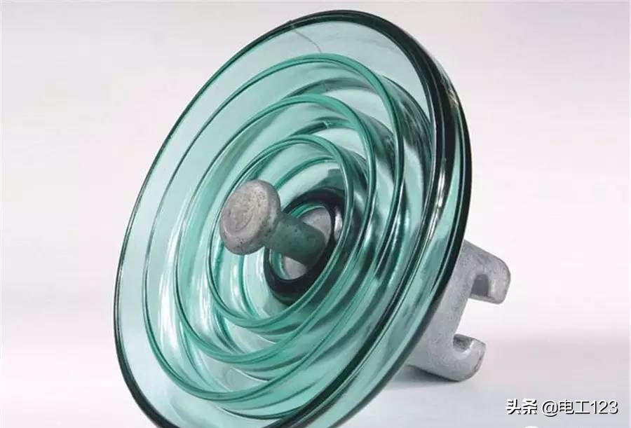 一分钟让你看懂电压电流,输电铁塔怎么区分电压等级