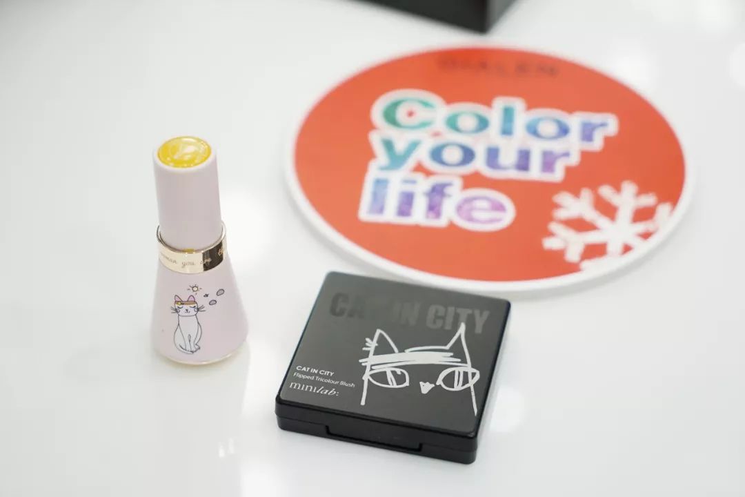 圣诞节可以化什么妆容,圣诞节该化什么妆才好看