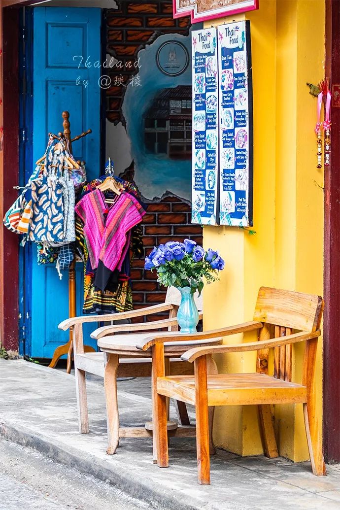 在泰国的“宝石之都”，珠宝街像菜市场，宝石摆地摊上出售