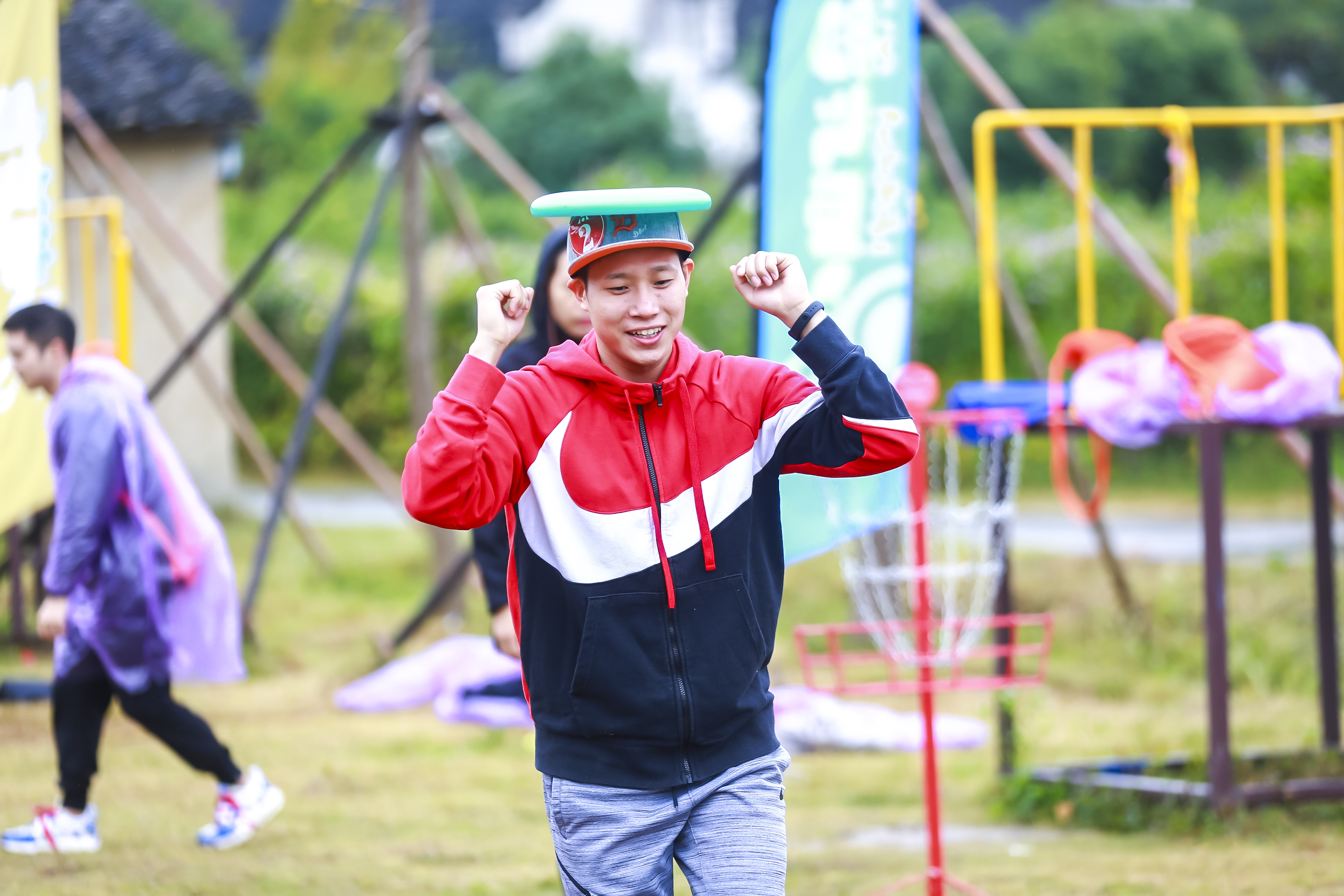 陆上打、天上飞、水中游，感受全方位体验——三省一市体育达人齐聚嘉兴动起来