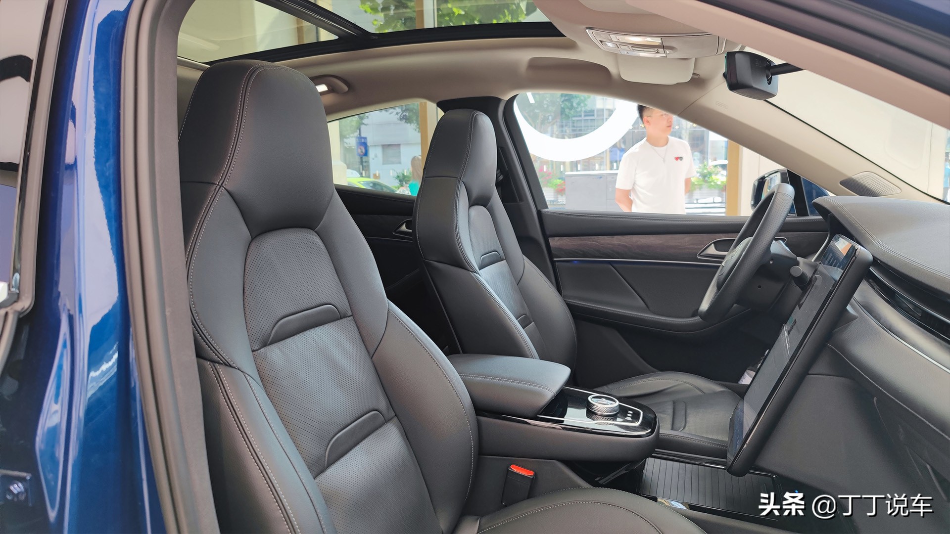 试驾华为赛力斯sf5,赛力斯华为智选sf5泥泞道路试驾