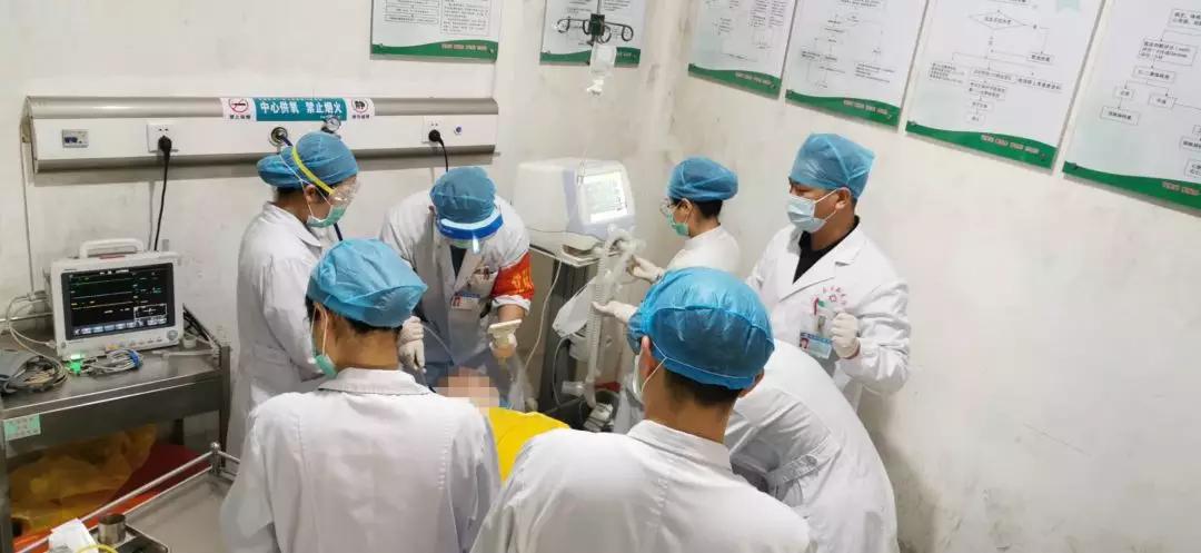 急诊室与死神赛跑,急诊科每天都在跟死神赛跑