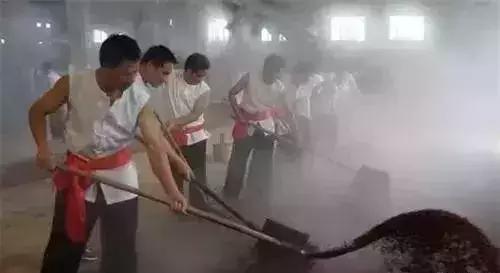 酱香酒成本和浓香酒成本,一瓶酒酱香酒包装成本