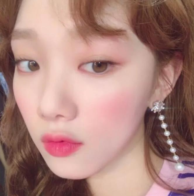 化妆前是不是要隔离,化妆前到底要不要涂隔离防晒