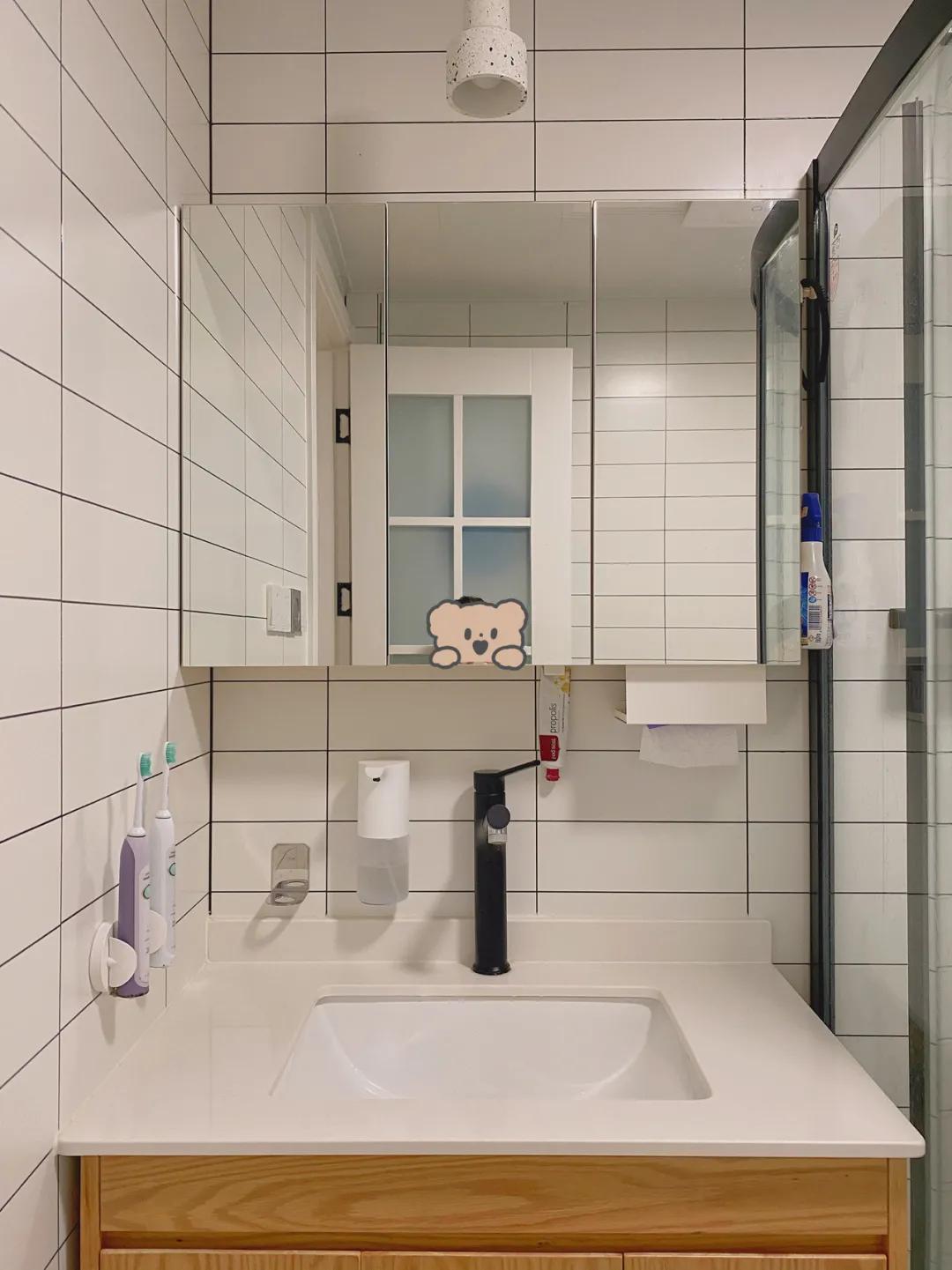 又一独居女孩爆红！买下60m²二手房，仅花4.5W装成全能“大胃王”