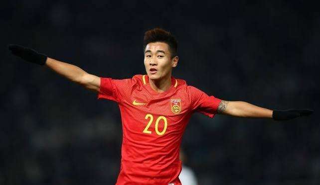 国足头像壁纸,韦世豪张玉宁亚洲杯配合