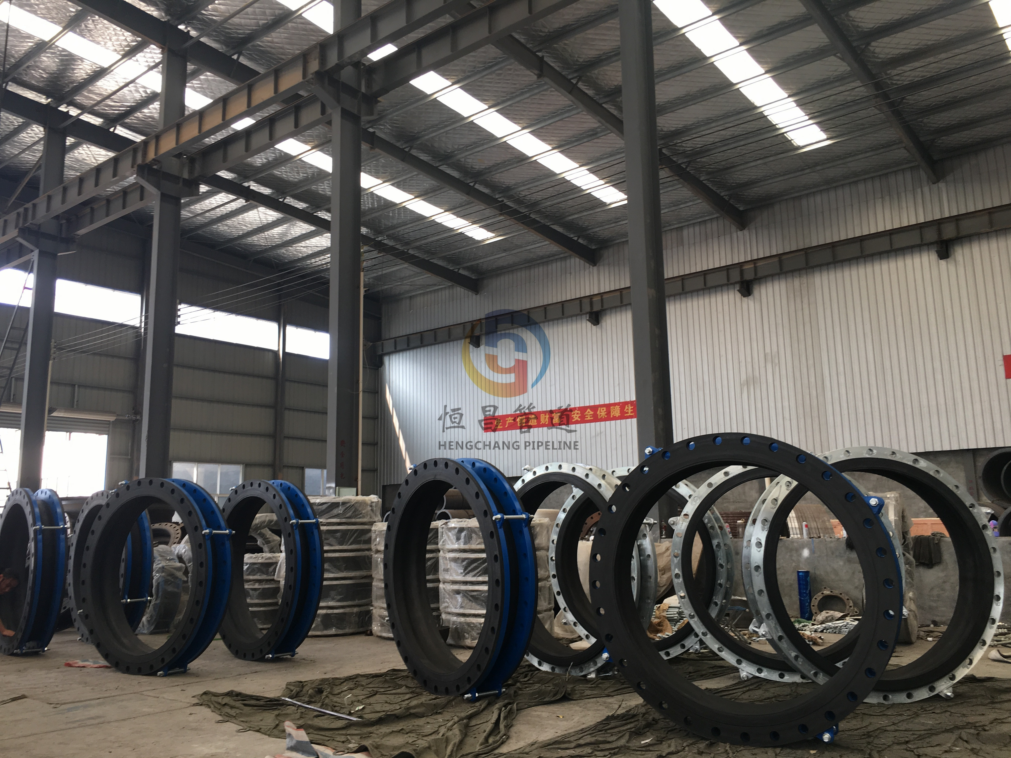 法兰软连接在什么位置安装,法兰软连接和硬连接的区别