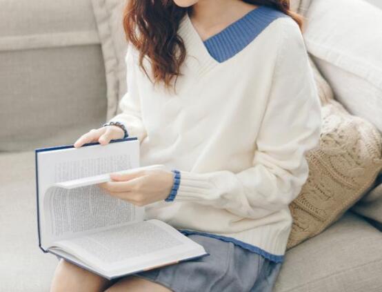 衣服v领太低穿什么打底,v领衣服太低怎么改视频