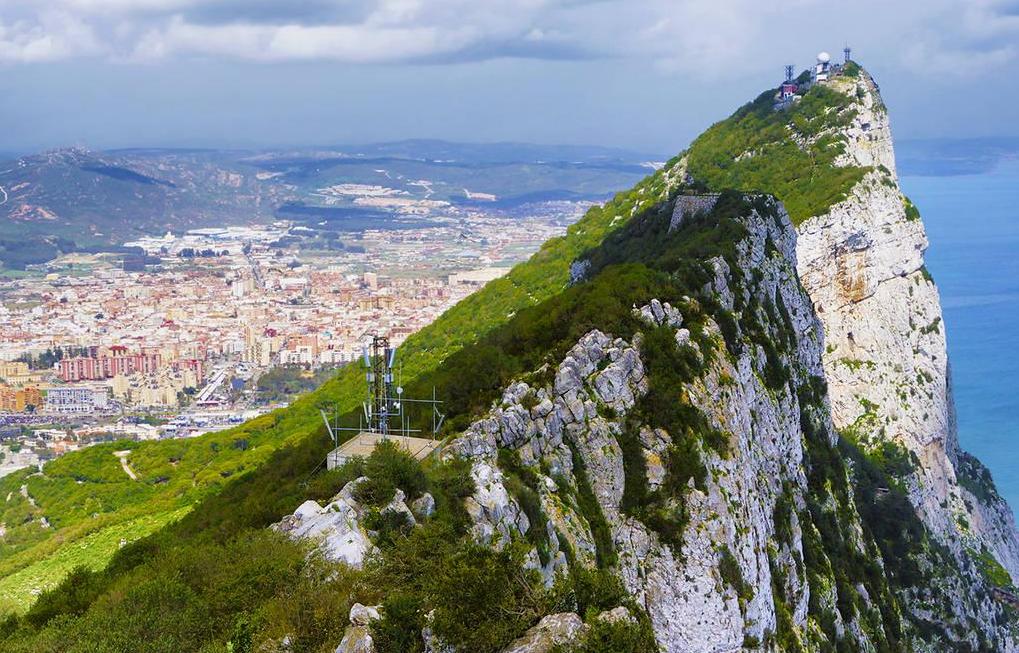 英国和西班牙争了300年的直布罗陀,西班牙为什么不收回直布罗陀海峡