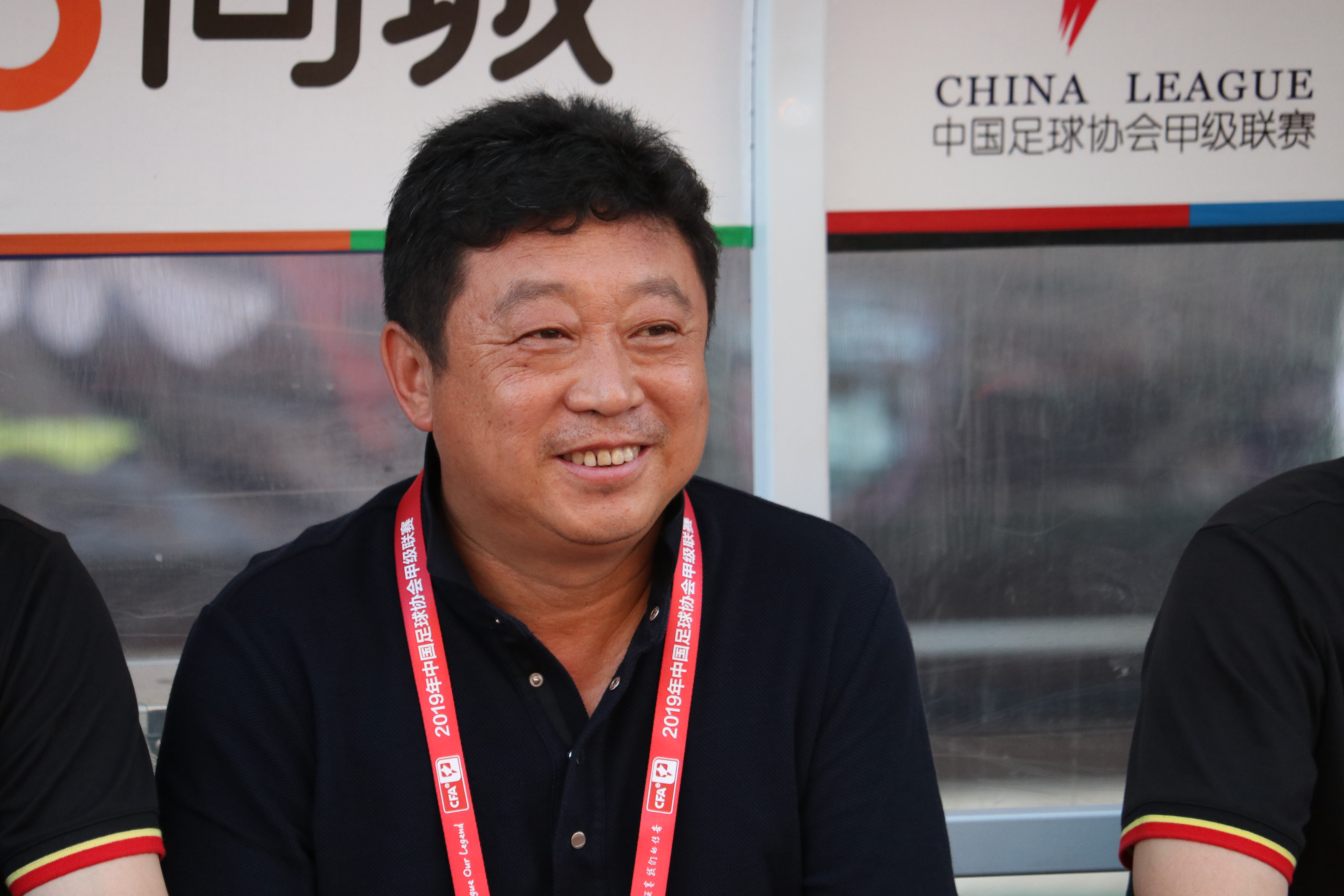 王波教练的照片,足球王波介绍