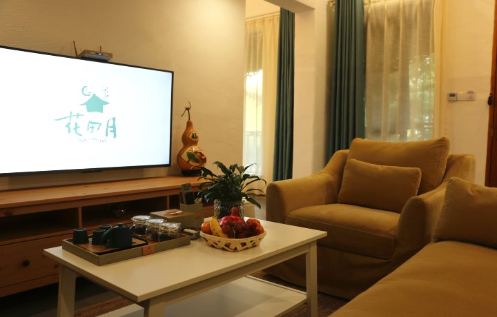 来袁家村花田月下住民宿，咥陕西美食、泡酒吧，逛民俗！