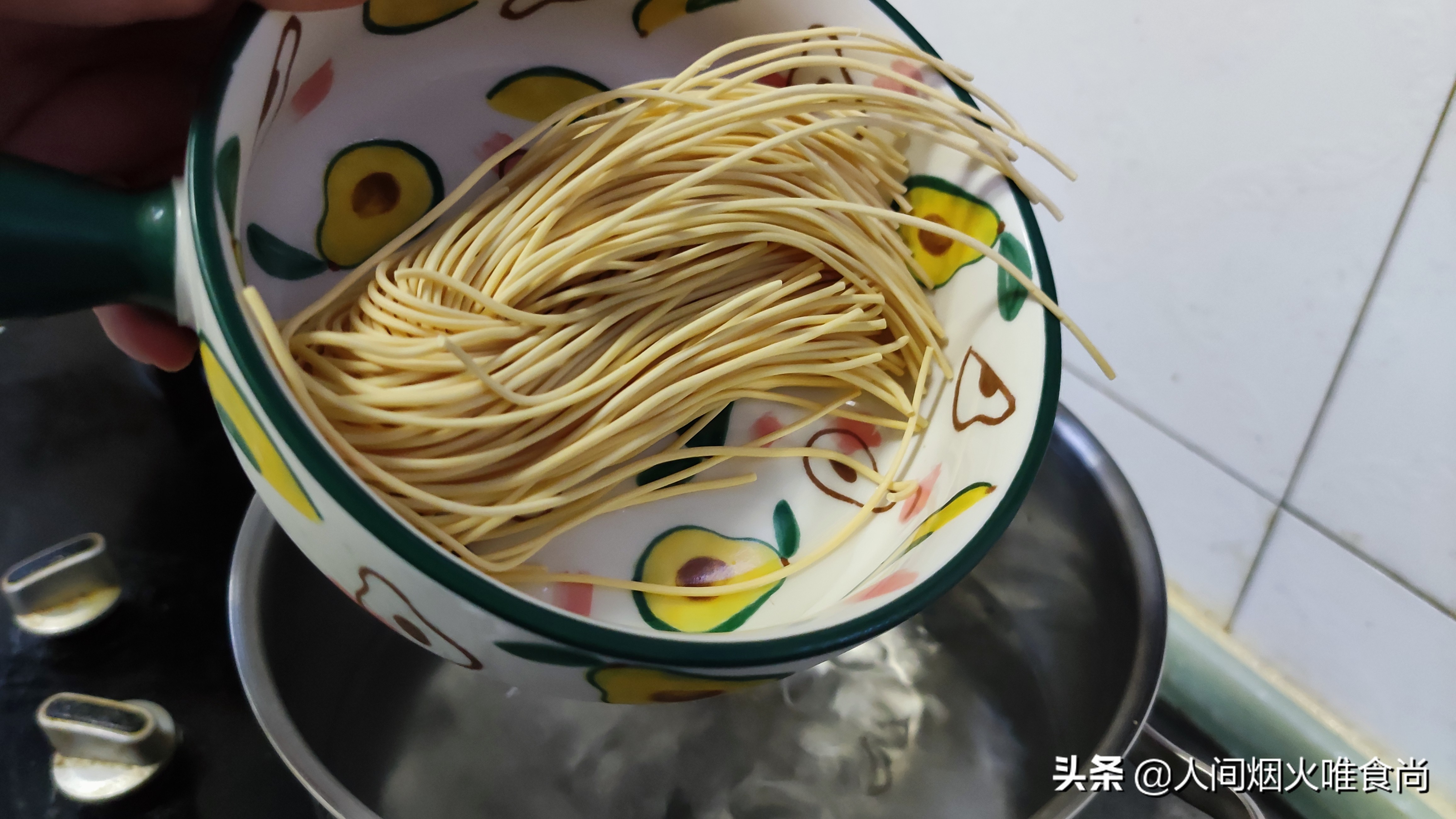 鲜笋炒肉丁,竹笋炒肉丝拌面怎样做才好吃