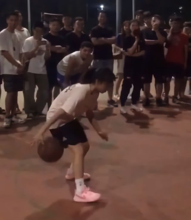 299元耐克气垫运动鞋樱花粉,耐克樱花粉女鞋推荐